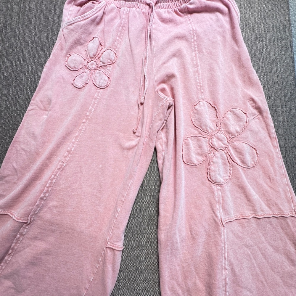 Easel Los Angeles Pink Mineral Wash Floral Applique Wide Leg Sweatpants Large